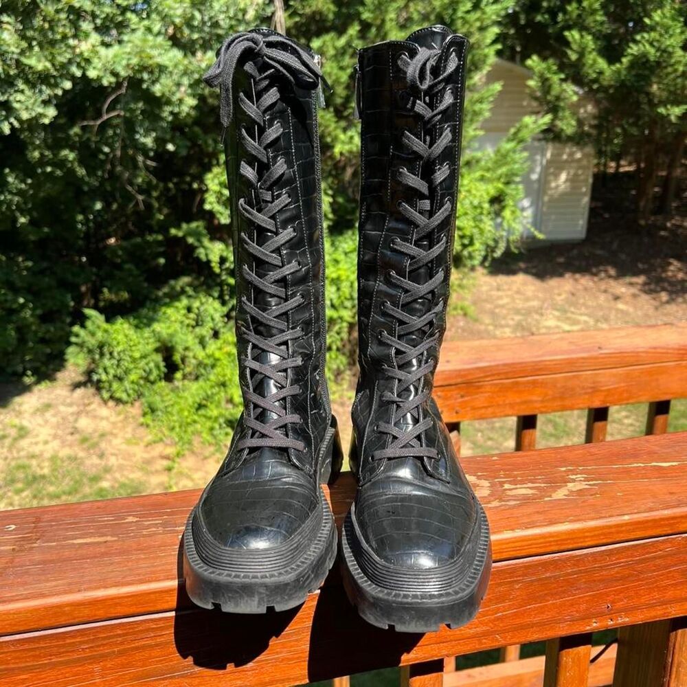 Zara Women's US 8 EU 39 Black Faux Crocodile High Chunky Boots